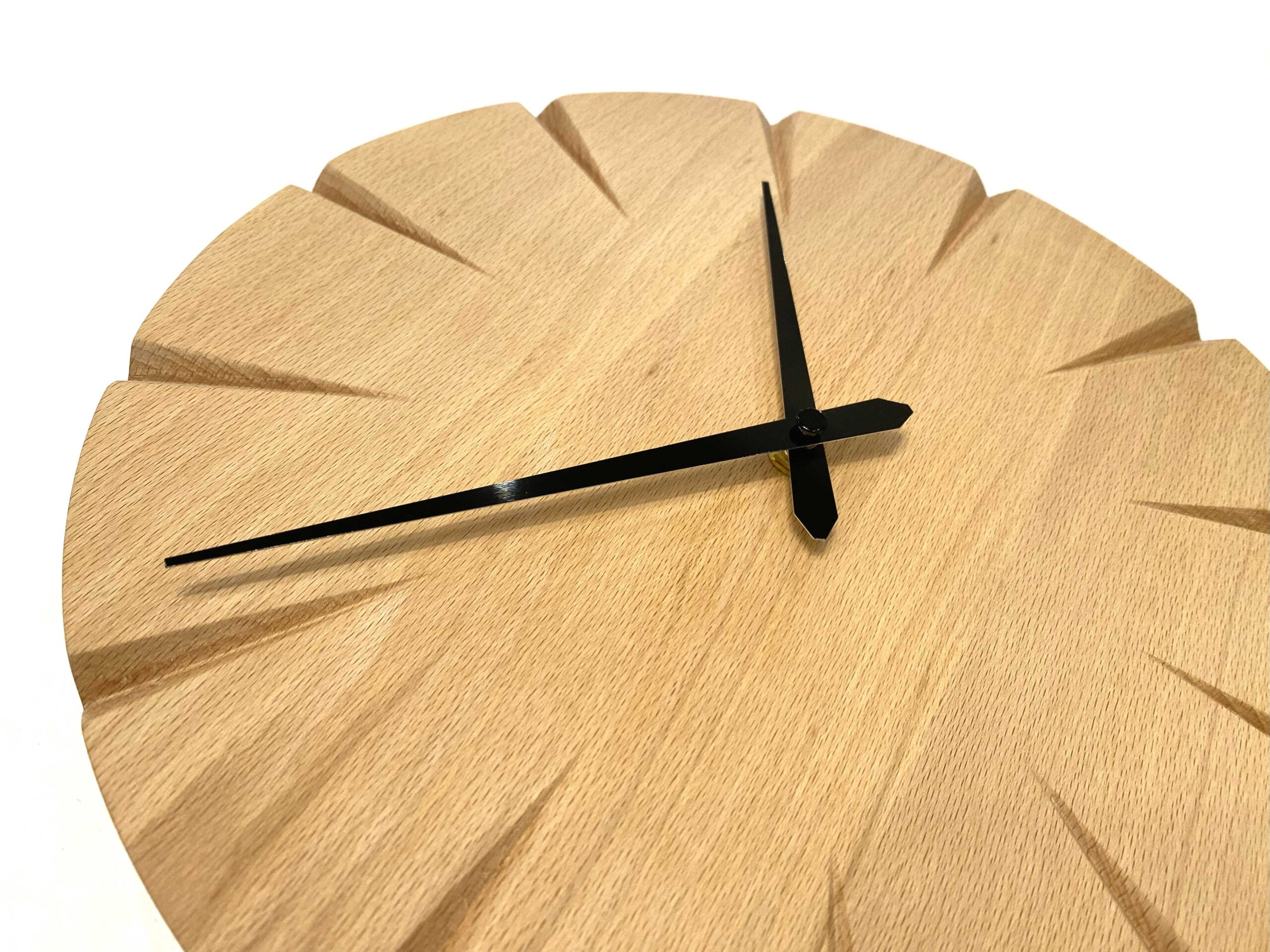 Nowoczesny bukowy okrągły zegar średnicy 30,5 cm - obrazek 4
