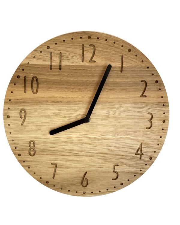 Zegar dębowy okrągły, średnica 28 cm, M13